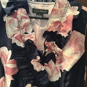 Jessica Howard’s sleeveless dress never worn